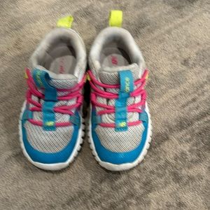 New balance bungie sneakers, size 6 toddler
